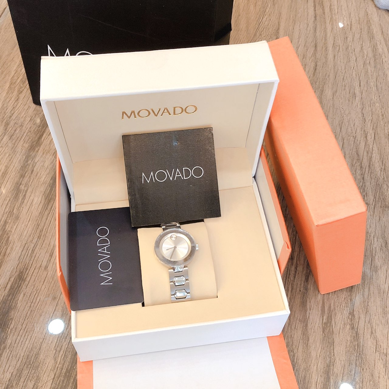 Đồng hồ MOVADO FULLBOX chính hãng