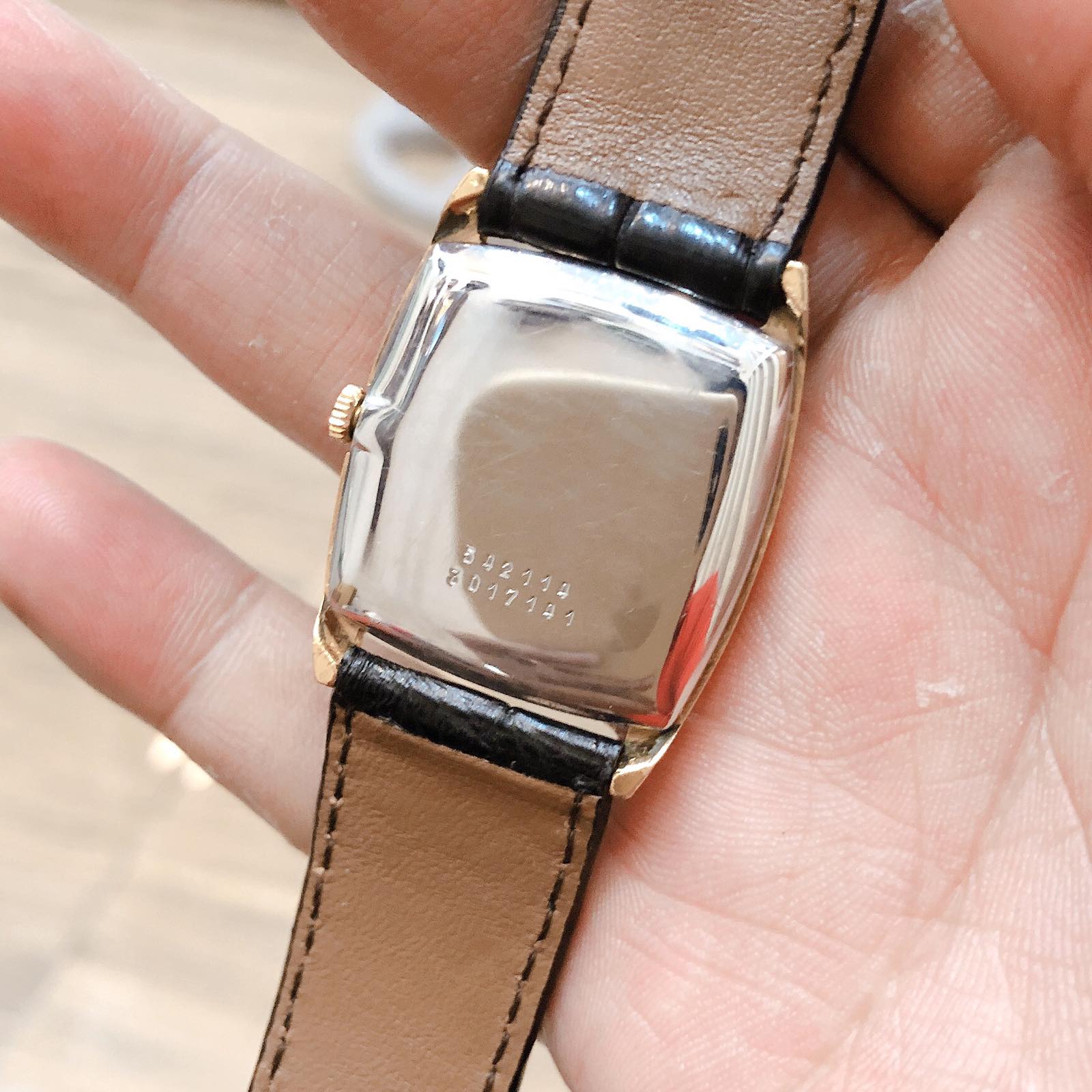 Đồng hồ cổ Universal lên dây lacke dành cho nữ chính hãng thuỵ sỹ