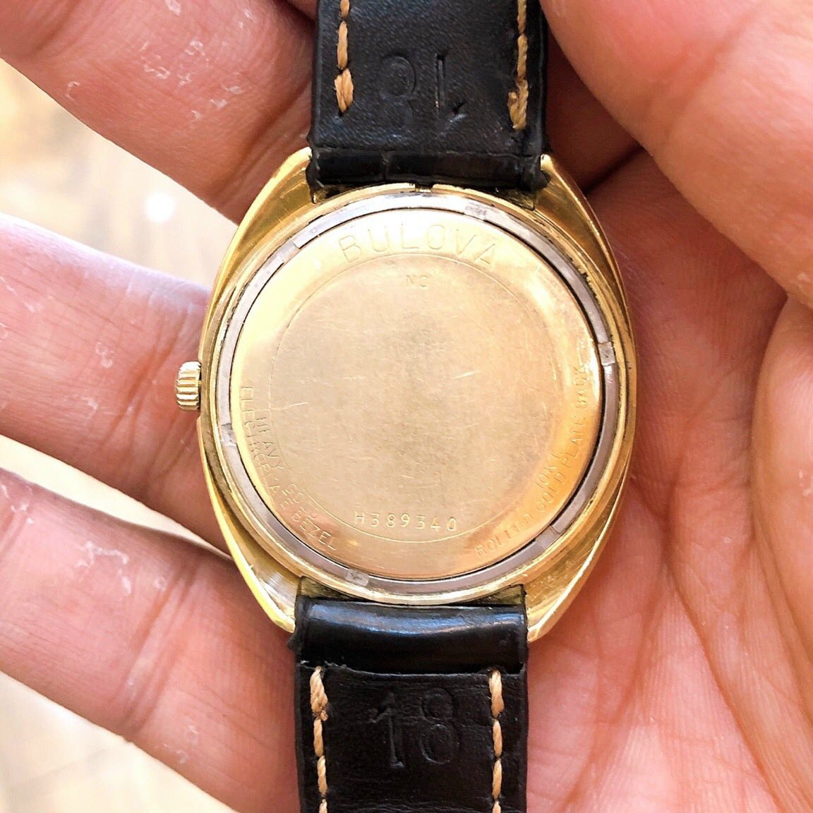 Đồng hồ cổ Bulova cá heo automatic vỏ bọc vàng 10k RGP