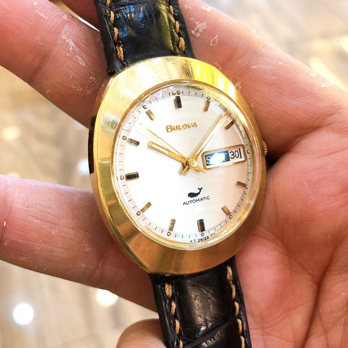 Đồng hồ cổ Bulova cá heo automatic vỏ bọc vàng 10k RGP