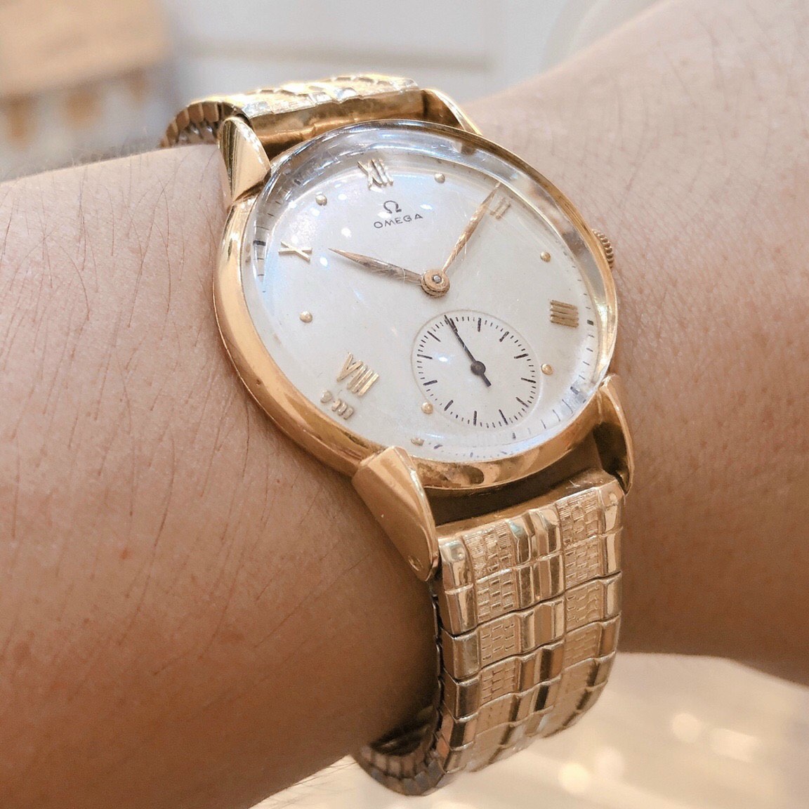 Đồng hồ cổ Omega lên dây 2,5 kim vàng đúc đặc 18k chính hãng thuỵ sỹ