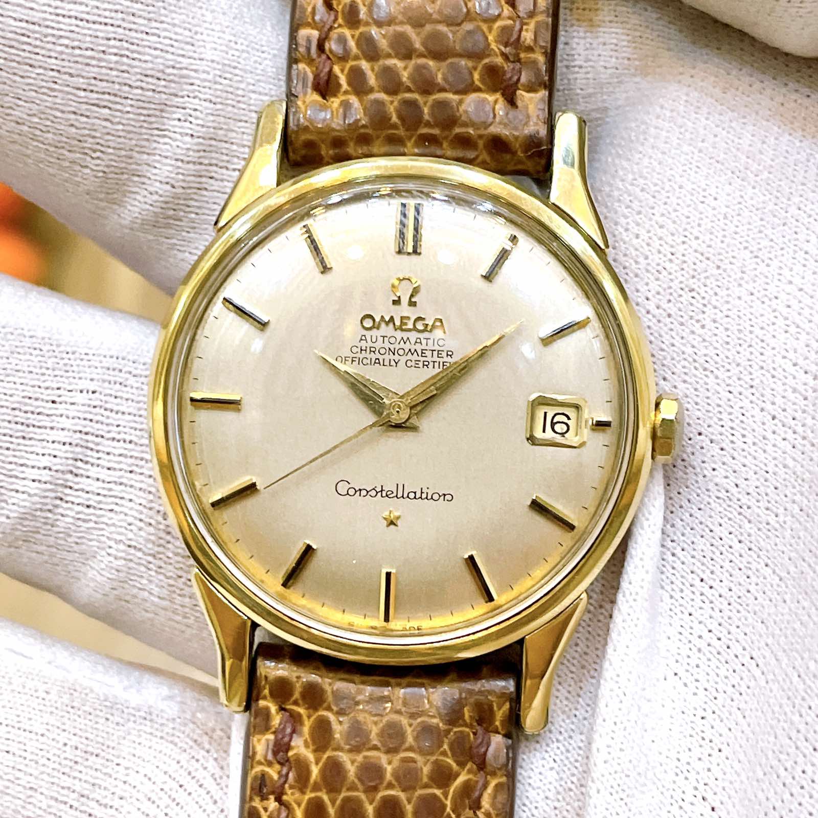 Đồng hồ cổ Omega Constellation Automatic dmi chính hãng Thụy Sĩ với Mặt số Zin 3 kim 1 lịch kết hợp với cọc số nổi rất đẹp.