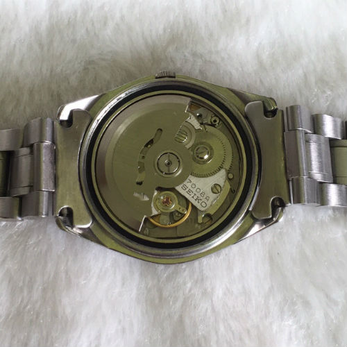 Đồng hồ cổ Seiko xuất sứ Nhật Bản với mặt zin size lớn, 3 kim, 2 lịch rất đẹp, vỏ-đáy-núm-dây Ss thép không rĩ inox. máy tự dộng.