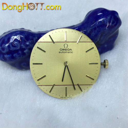 Đồng hồ cổ Omega automatic xuất sứ Thuỵ SĨ với mặt số zin, 2 kim rất đẹp. Vỏ-đáy-núm bọc vàng, kính zin saphia không tuỳ vết.