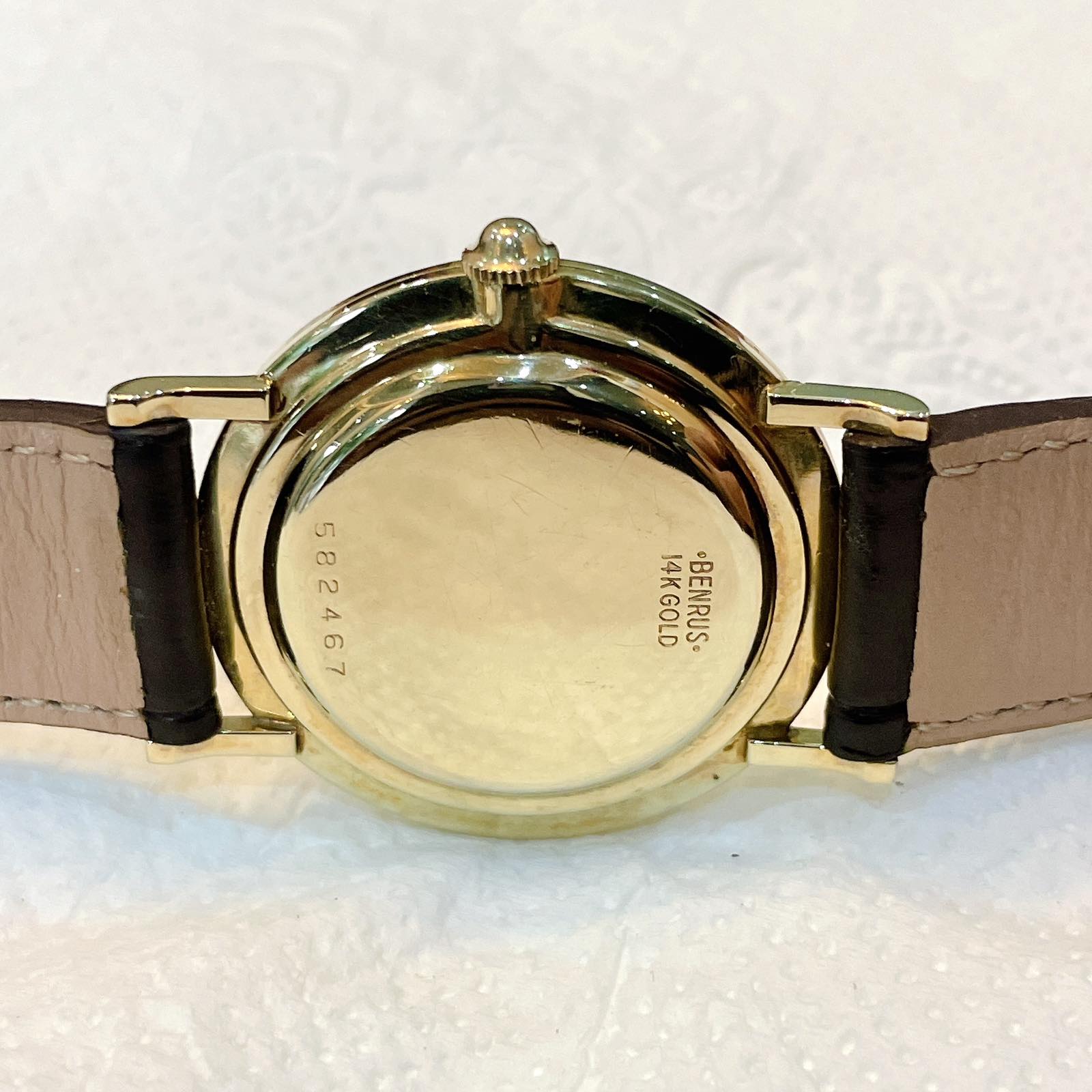 Đồng hồ cổ Benrus lên dây vàng đặc 14k chính hãng Thụy Sĩ 